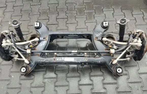 Mercedes-Benz E W212 Rear axle beam with reductor 