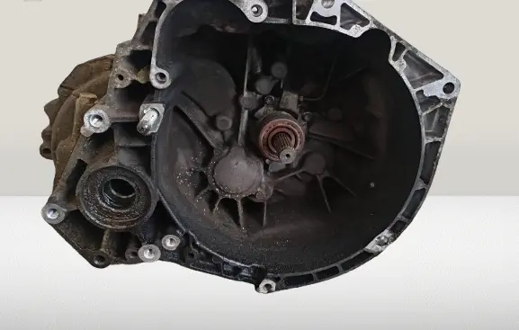 Manual 5 speed gearbox