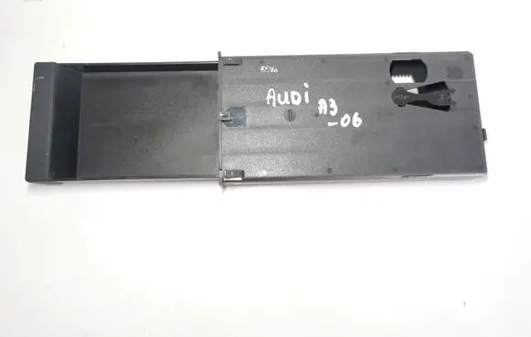 Audi A3 S3 8P Dashboard storage box/compartment 8P0941561