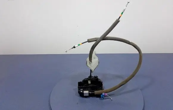 Infiniti Q50 Front door lock 