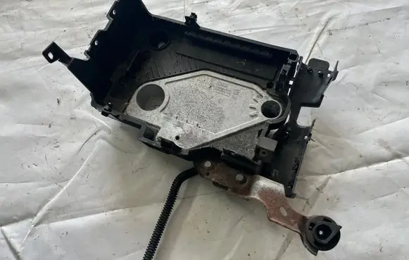Renault Clio V Battery box tray 648947355R
