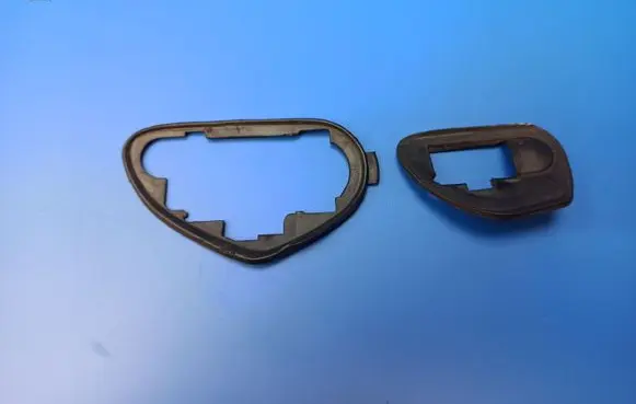 Rear door exterior handle/bracket