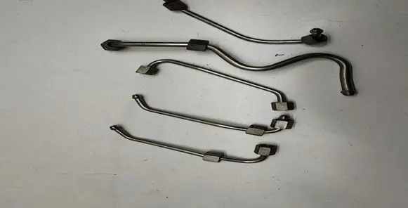 BMW 3 E90 E91 Fuel injector supply line/pipe 