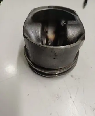 Piston