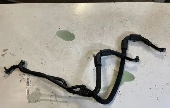 BMW M6 Gearbox oil cooler pipe/hose 