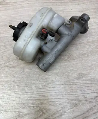 Cadillac SRX Master brake cylinder 18019459 0109083