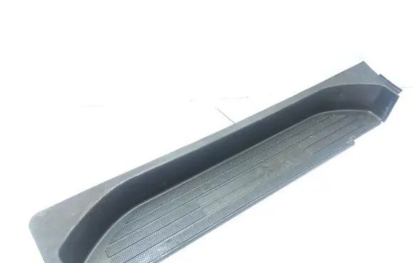 Mercedes-Benz Vito Viano W639 Rear sill trim cover P0099421