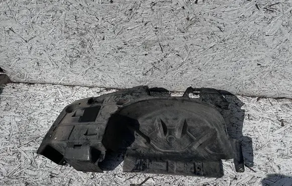 Volkswagen Multivan T6 Engine splash shield/under tray 7LA825193D