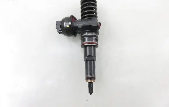 Volkswagen Golf IV Fuel injector 0414720037 038130073AJ