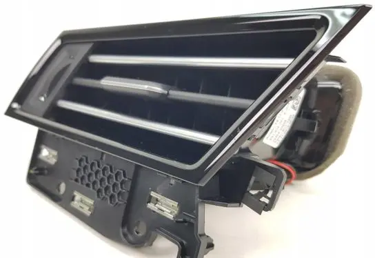 Volkswagen PASSAT B8 Dashboard side air vent grill/cover trim 3G1819701E