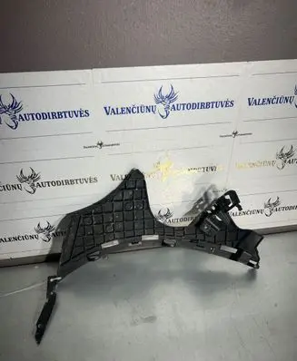 Front bumper mounting bracket