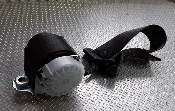 Chevrolet Cruze Rear seatbelt 