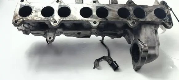 Mitsubishi Pajero Intake manifold