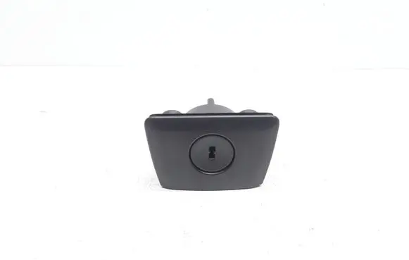 Volvo XC90 Glove box lock 