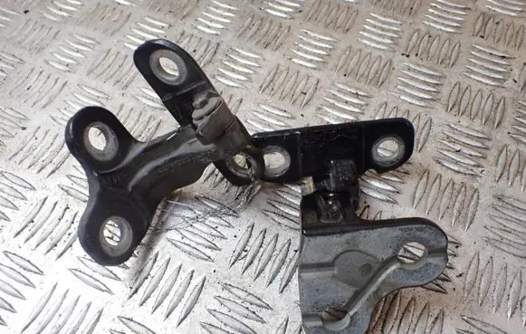 Jaguar F-Pace Front door lower hinge CPLA228A65AD