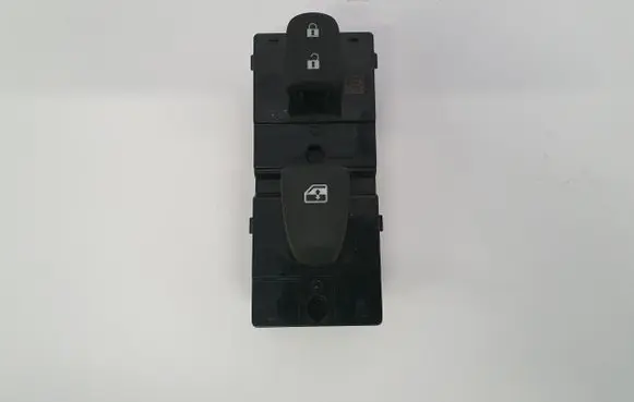 Nissan Qashqai Quarter vent window switch 