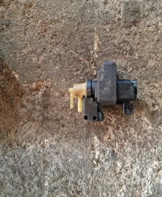 Renault Trafic II (X83) Turbo solenoid valve