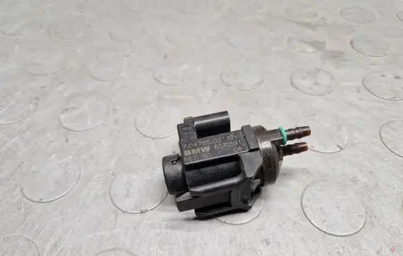 BMW 1 F20 F21 Vacuum valve 8570591