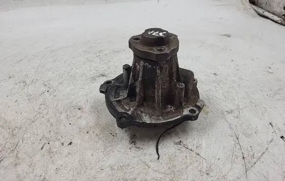 Audi A4 S4 B5 8D Water pump 