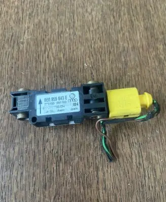 Audi A6 S6 C5 4B Airbag deployment crash/impact sensor 8E0959643E