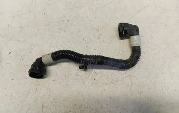 Tesla Model 3 Engine coolant pipe/hose 1077599-00-D