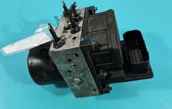 Skoda Fabia Mk1 (6Y) ABS Pump 6Q0614117E IMPRK1524211