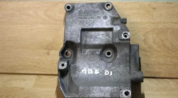 Audi A4 S4 B5 8D Engine mount bracket 038260885C