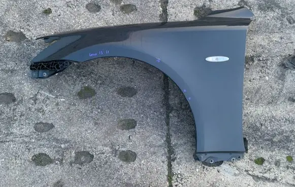 Lexus IS 220D-250-350 Fender