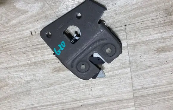 BMW 3 G20 G21 Seat back rest lock catch 7112864
