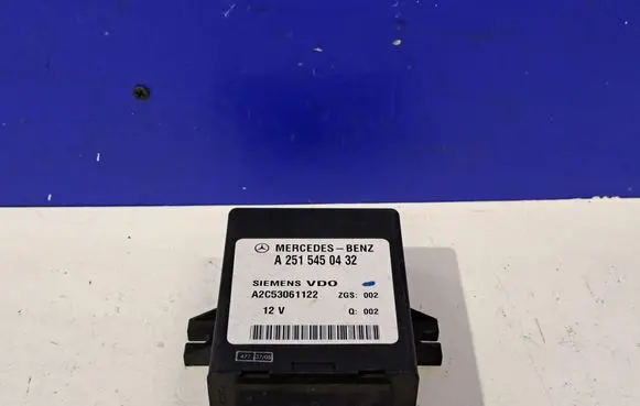 Mercedes-Benz E W211 Suspension control unit/module A2515450432