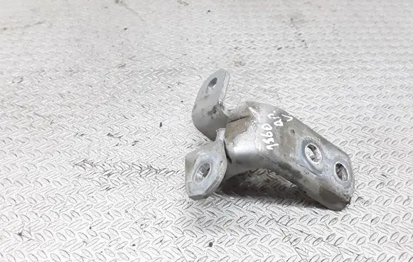 Toyota Avensis T220 Front door upper hinge