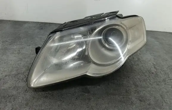 Volkswagen PASSAT B6 Headlight/headlamp 