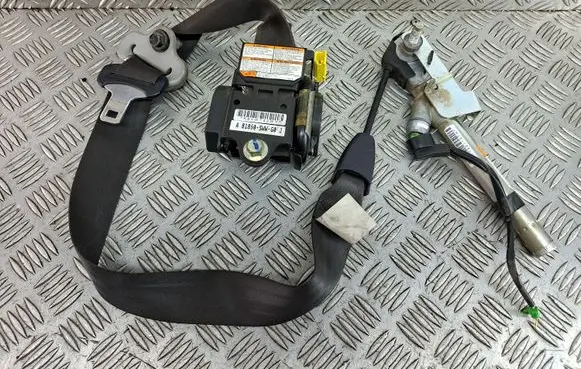 Honda CR-V Front seatbelt 81850SWWG0