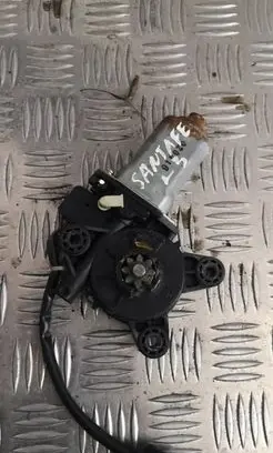 Hyundai Santa Fe Front door window regulator motor 9881026200