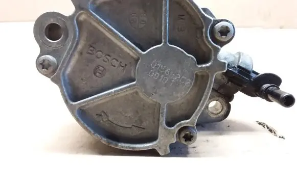 Peugeot 308 Vacuum pump D1562C2010T