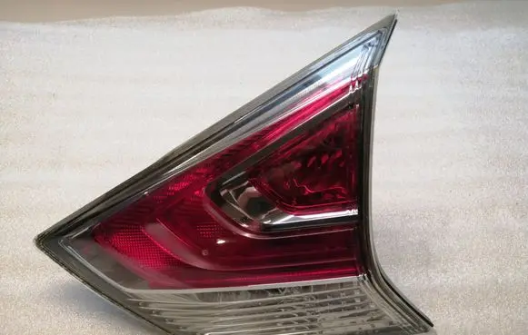 Nissan X-Trail T32 Tailgate rear/tail lights A049628 22617939