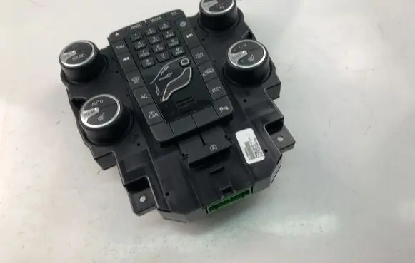Volvo V40 Climate control unit 31398642