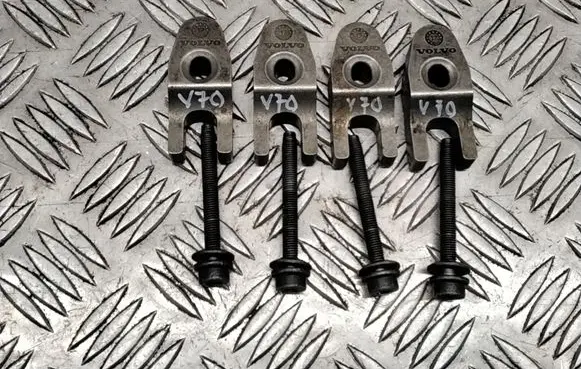 Volvo V70 Fuel Injector clamp holder