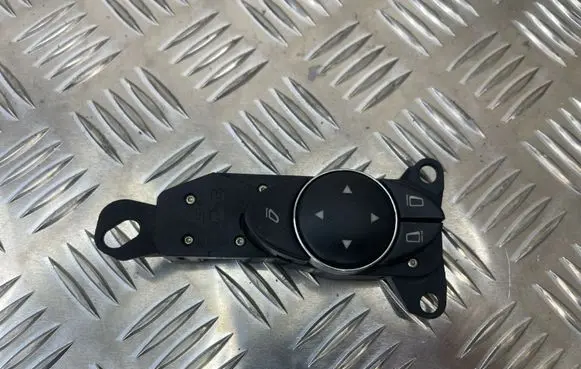 Mercedes-Benz E W211 Wing mirror switch 2118216079