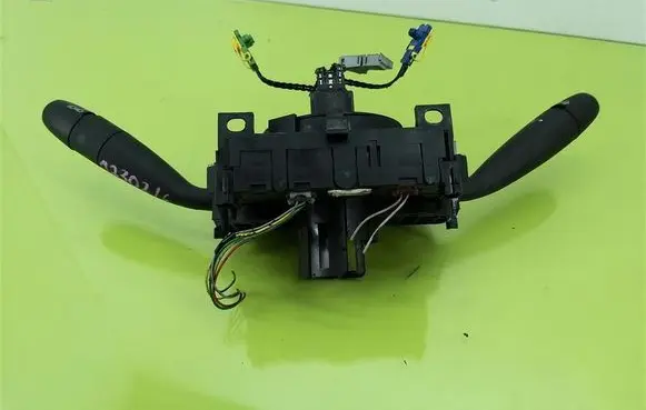 Peugeot 206 Indicator stalk ZA806ERE