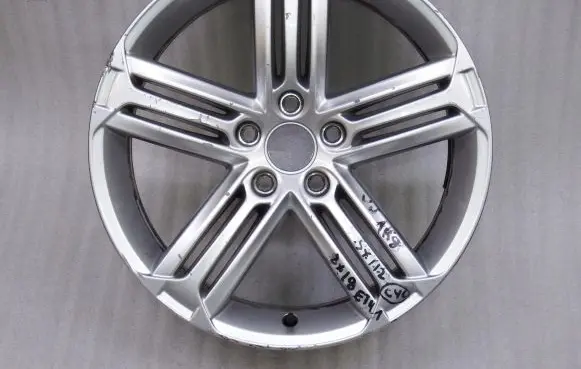 Volkswagen Scirocco R18 alloy rim 