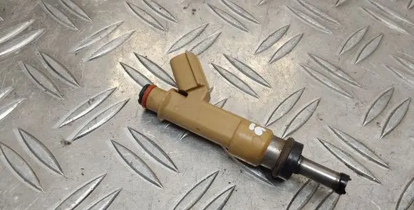 Toyota Prius+ (ZVW40) Fuel injector 232500T030