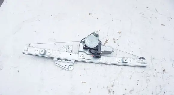 Suzuki Grand Vitara I Front door window regulator with motor 