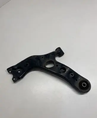 Toyota RAV 4 (XA40) Front lower control arm/wishbone