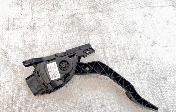 Volvo XC60 Accelerator throttle pedal 31329062