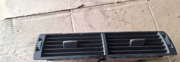 Audi A4 S4 B6 8E 8H Dash center air vent grill 8e0820951h