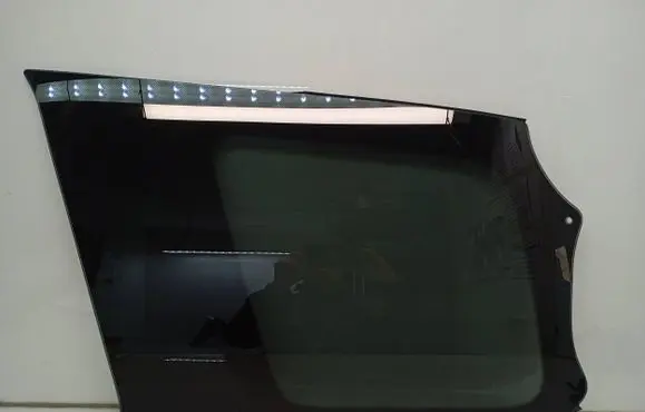 Suzuki Grand Vitara II Rear side window 43R007953 DOT20 A001696