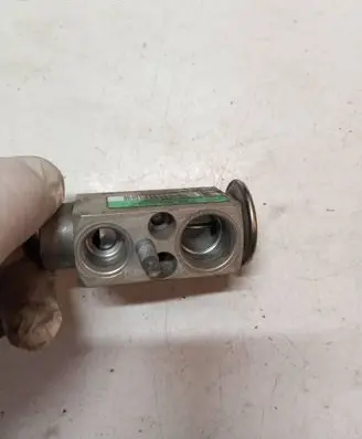 Volvo V60 Air conditioning (A/C) expansion valve 7036866