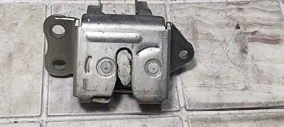 Toyota Yaris Tailgate/trunk/boot lock/catch/latch