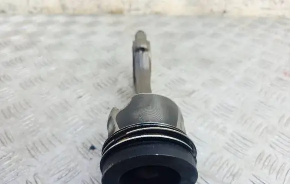 Audi A4 S4 B8 8K Piston with connecting rod 45R2